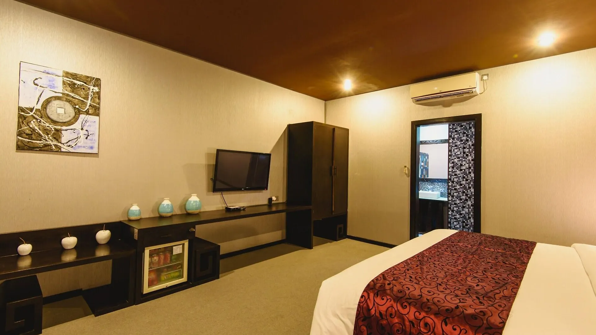 Hotel L'Amore Bali 塞米亚克 3*,