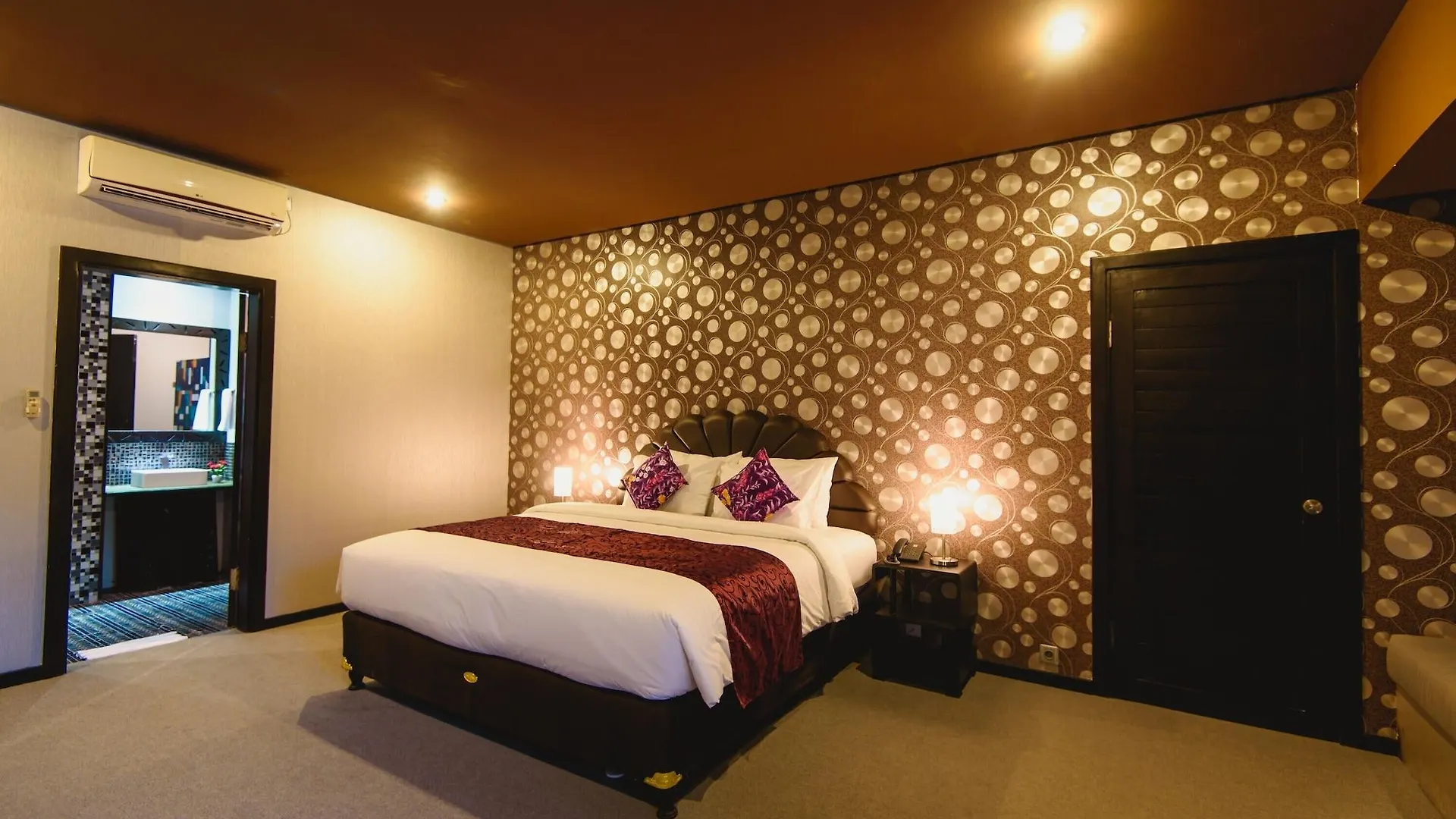 Hotel L'Amore Bali 塞米亚克